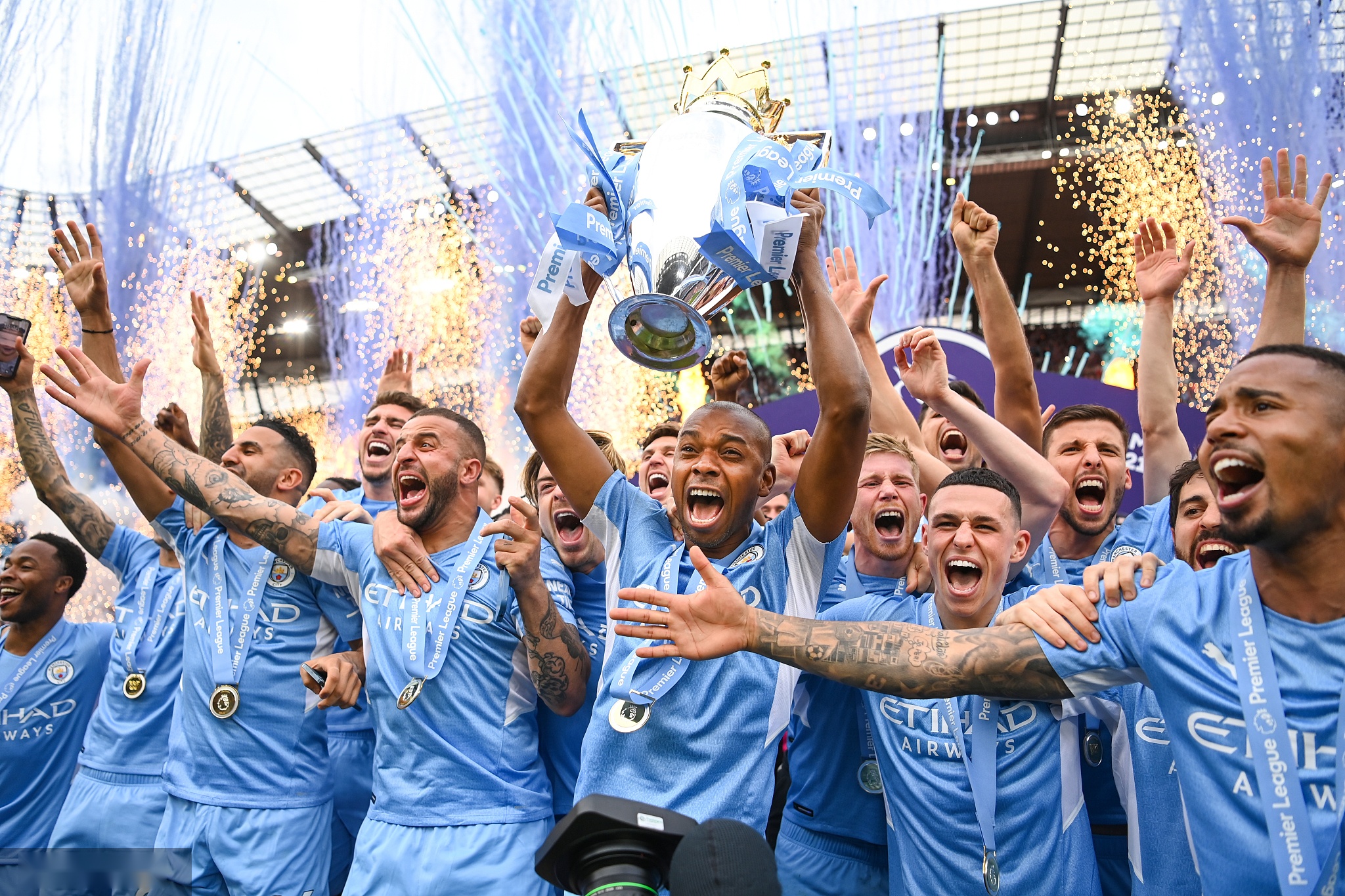 同时满足对 同时满足对